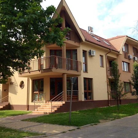 My Home Apartman Хайдусобосло Экстерьер фото
